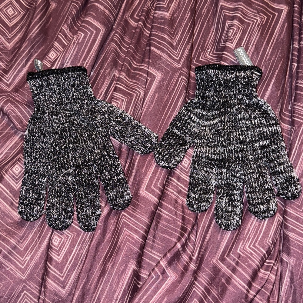 Eco Tools Exfoliating Gloves - Picture 2 of 3